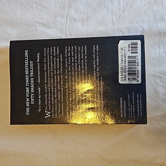 Fifty Shades Freed Book - Picture 2 of 4